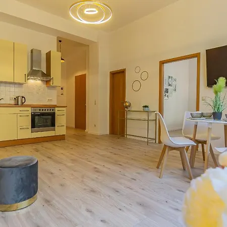 Cityapartment - 53 M², 2 Zimmer, Zentral, Netflix, Kueche, Waschmaschine Cottbus Exterior photo